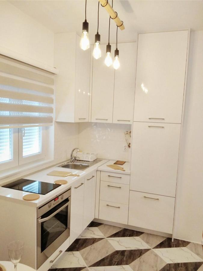 Cvijetna Oaza Apartment เทรบินเย ภายนอก รูปภาพ