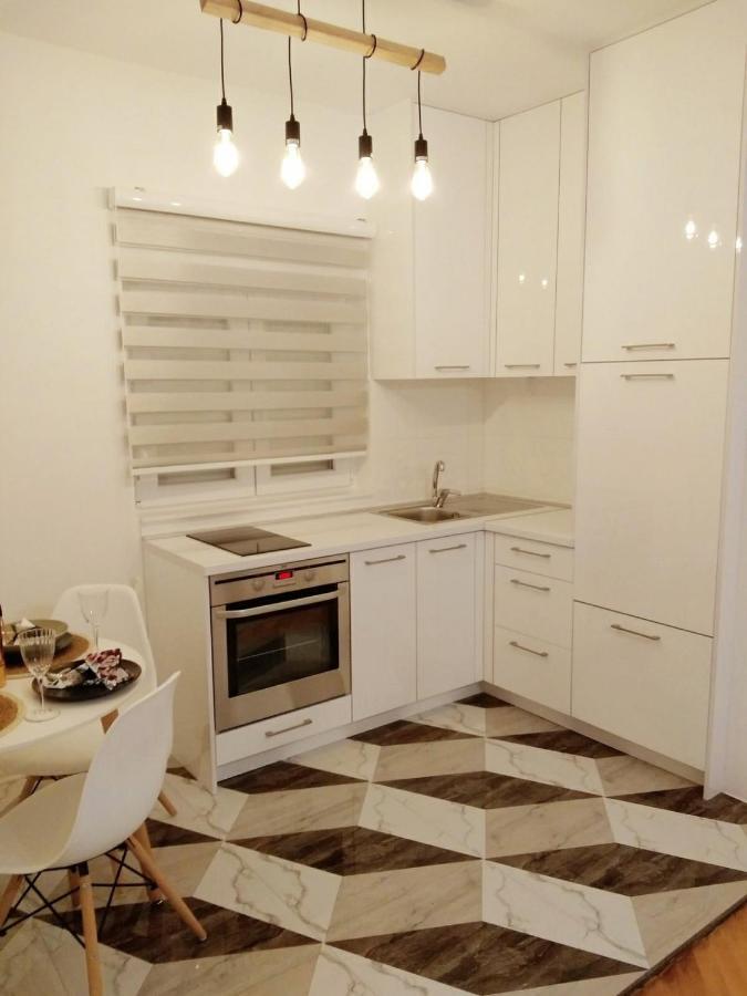 Cvijetna Oaza Apartment เทรบินเย ภายนอก รูปภาพ